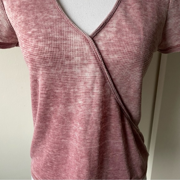 This is a mauve/ red burnout style top from American Eagle in size medium AE - Picture 4 of 8